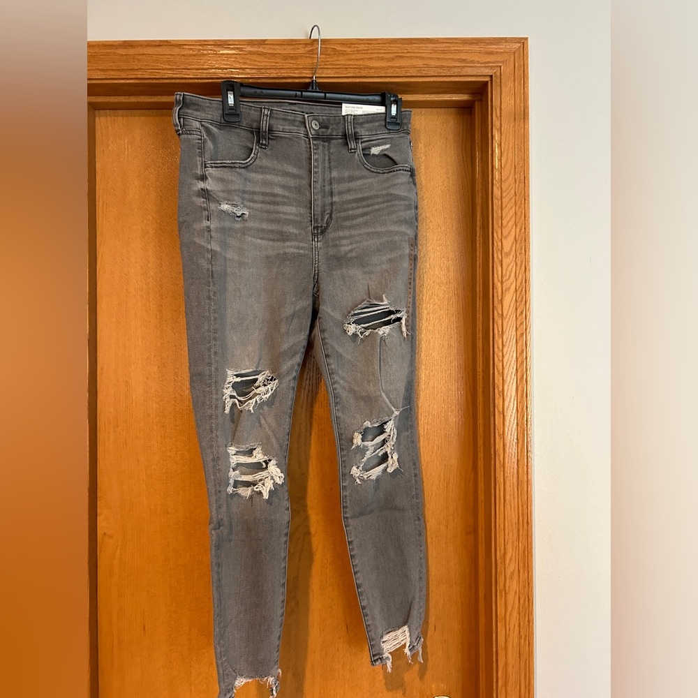 NWT American Eagle Next Level Stretch size 12 short Gray Distressed Women Jeans